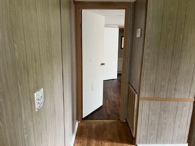 Building Photo - 3 Bedroom Singlewide Mobile Home