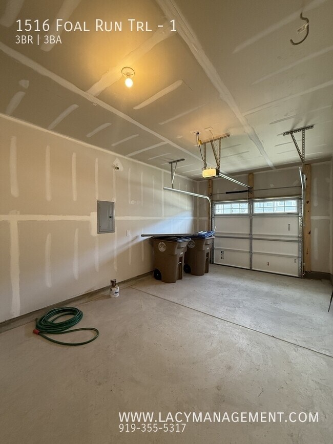 Building Photo - 1516 Foal Run Trl