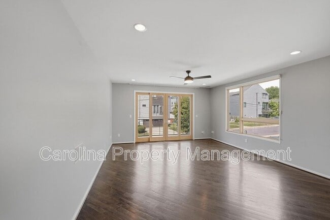 Building Photo - 919 Westbrook Dr