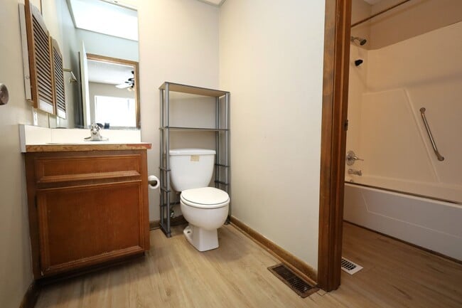 Building Photo - 1307 Baytree Dr