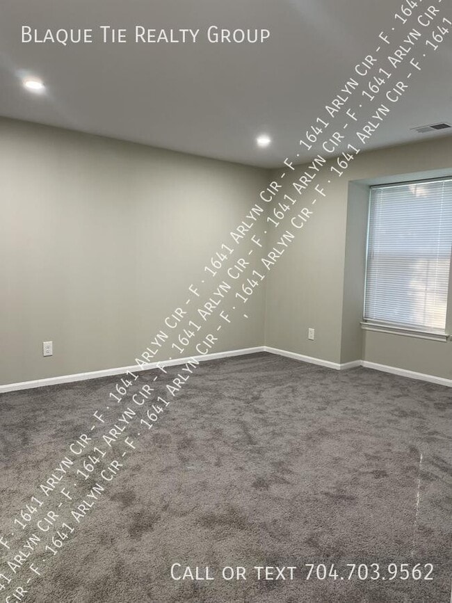 Building Photo - 1641 Arlyn Cir