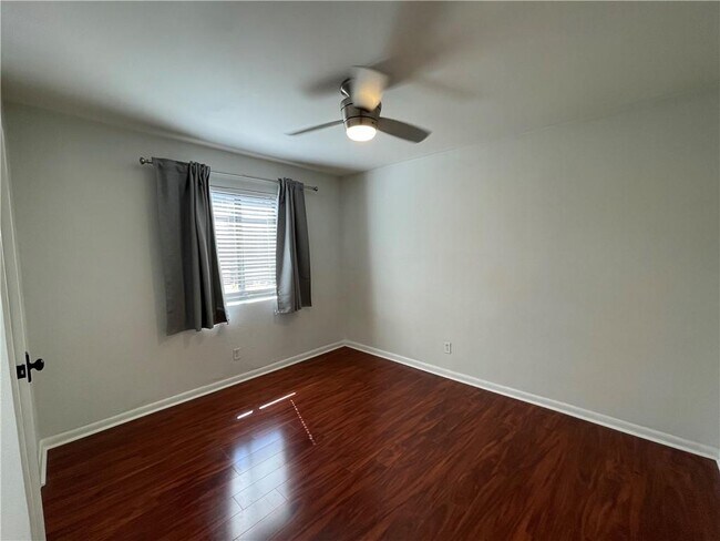 Building Photo - 1355 Euclid Ave NE