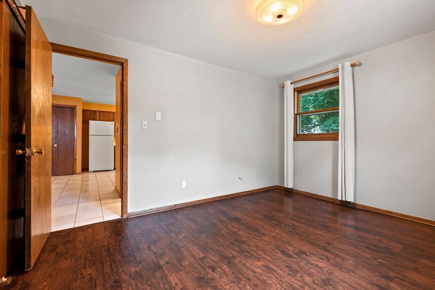 Building Photo - 1815 W Brewster St