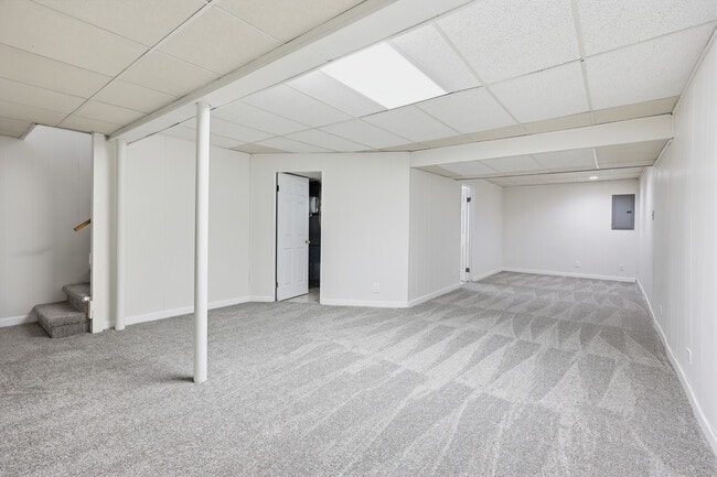 Building Photo - 1542 Anderson Ln
