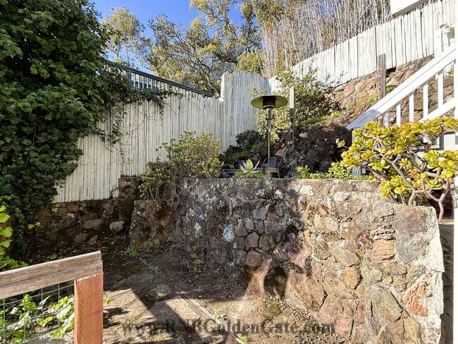 Building Photo - 132 Bella Vista Ave