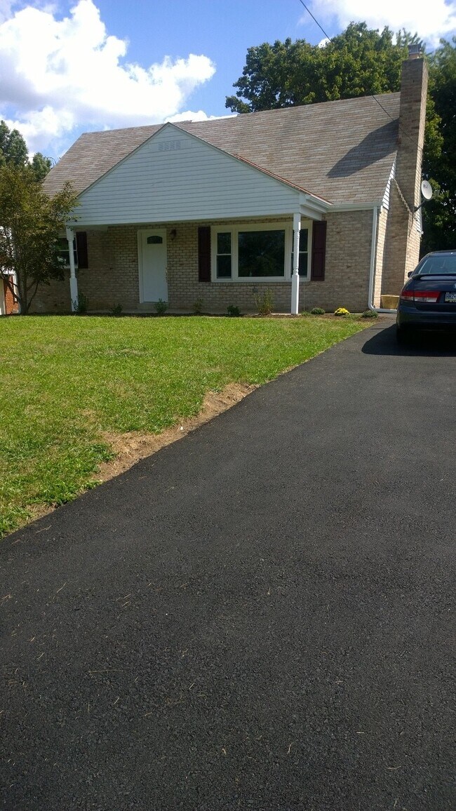 Building Photo - 1079 Acri Dr