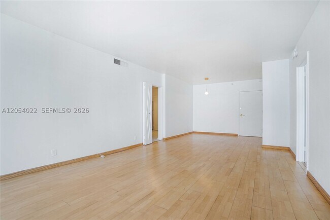 Building Photo - 5700 Collins Ave