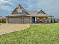 Building Photo - 4303 SW Slate Ln