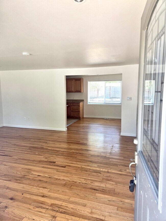 Building Photo - 3613 Grandview Dr W