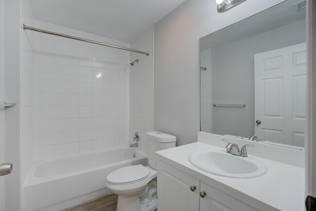 Building Photo - 9240 Roan Ln