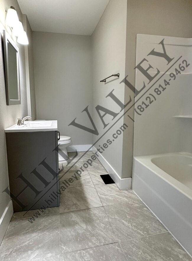 Building Photo - Two Bedroom Home