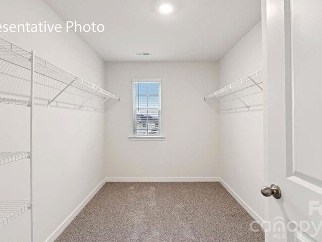 Building Photo - 676 13th Ave Dr NE