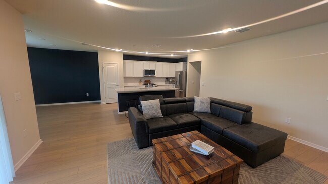 Building Photo - 2151 Charming Ave