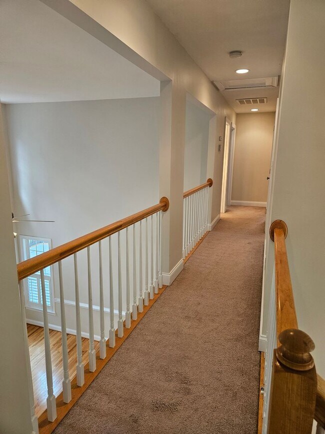 Building Photo - New Listing!!!!!
