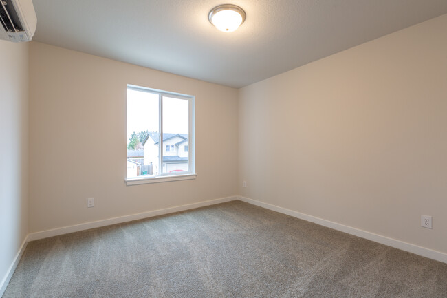 Bedroom - 16009 NE 30th St