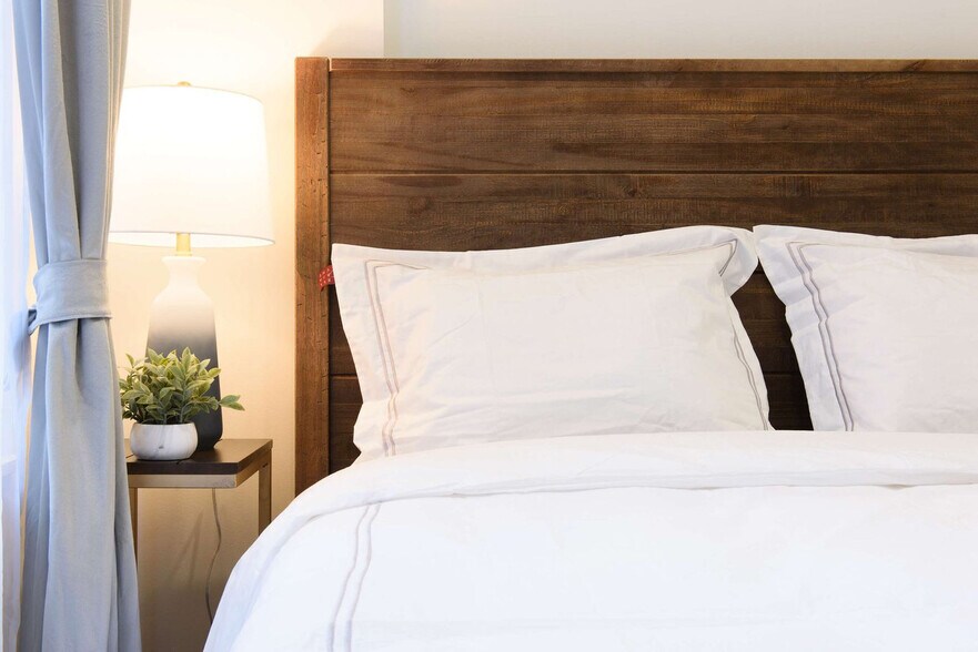 Building Photo - 240e E 75th St