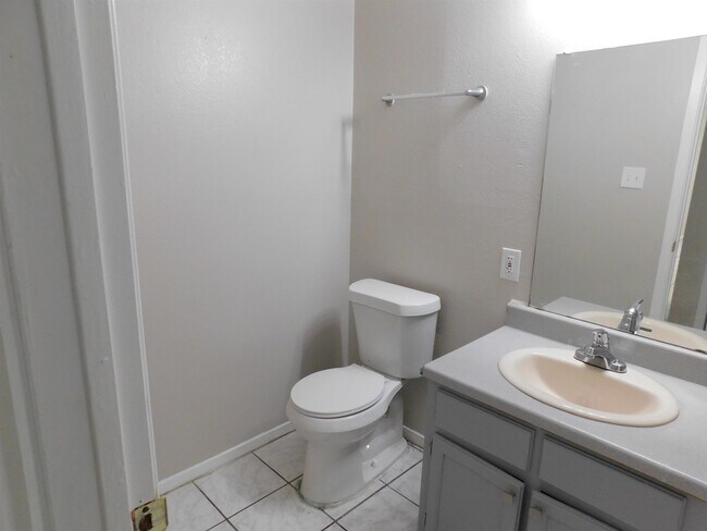 Building Photo - 105 Rockwell Way