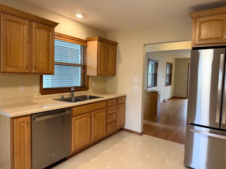 Building Photo - W9206 Ripley Rd