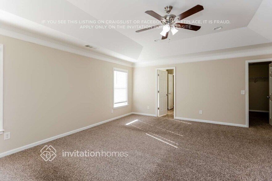 Building Photo - 335 Yellow Iris Rd SE