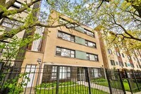 Building Photo - 6007 N Kenmore Ave