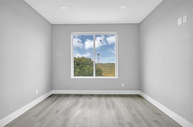 Building Photo - 1100 Hwy 90 W