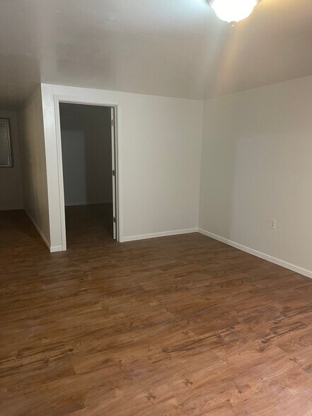Building Photo - 2312 N Nagle Ave