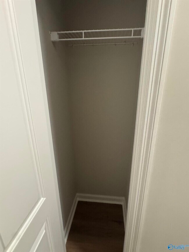 Building Photo - 115 Oak Terrace Ln