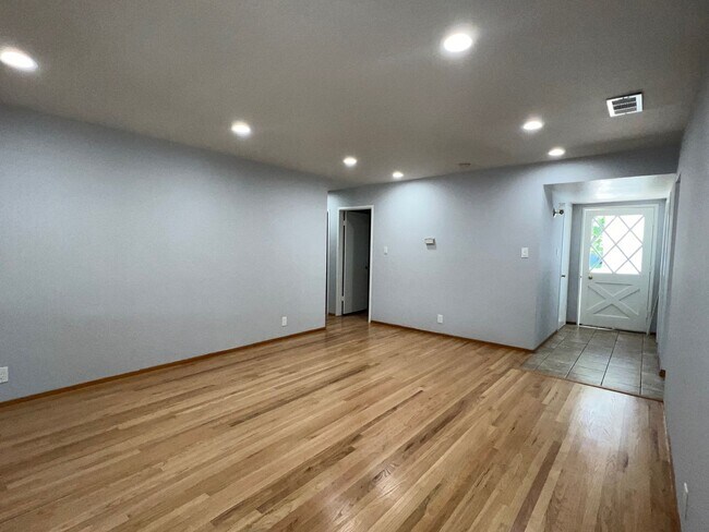 Building Photo - 5683 Keymar Dr