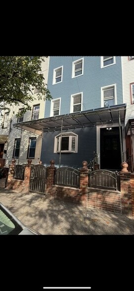 Building Photo - 189 Sheridan Ave