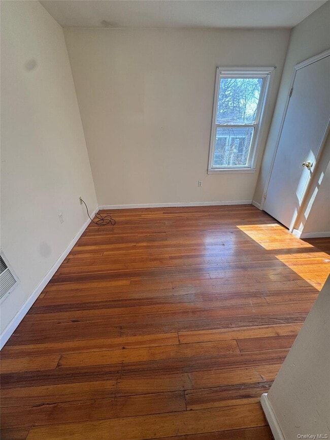 Building Photo - 4 Gray St