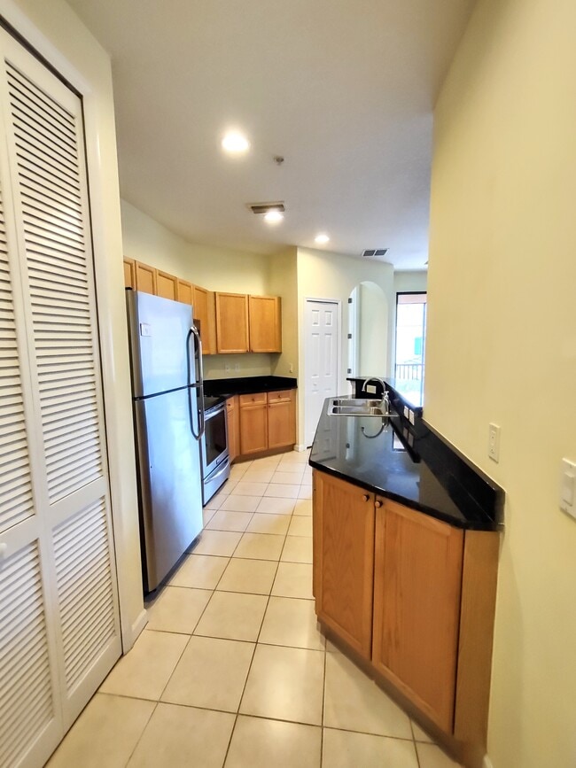 Building Photo - 300 Via Castilla