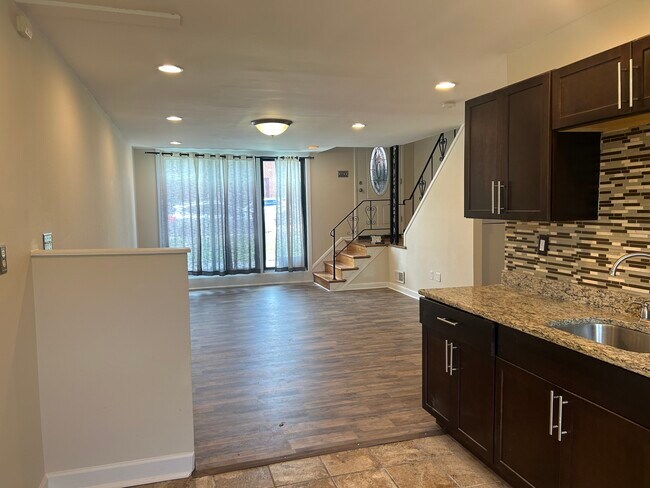Building Photo - 4820 Midline Rd