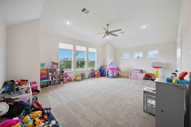 Building Photo - 9911 Regal Bend Dr