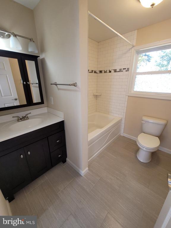 Building Photo - 141 Jefferson Rd