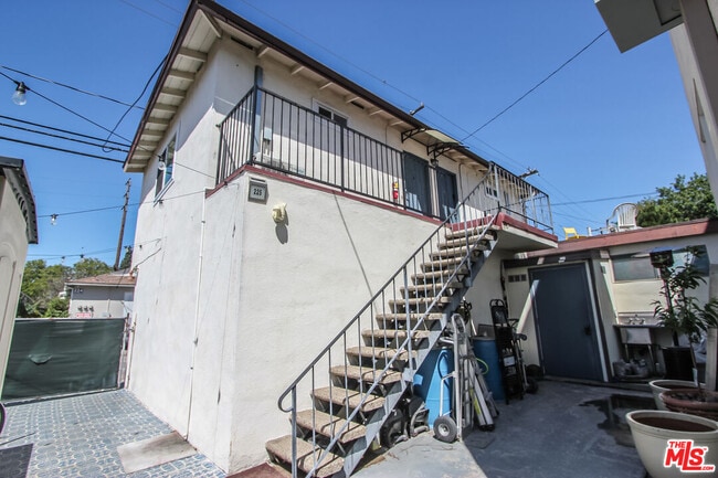 Building Photo - 225 N Cordova St