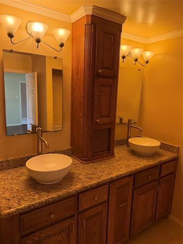 Building Photo - 2210 Crystal Creek Ln