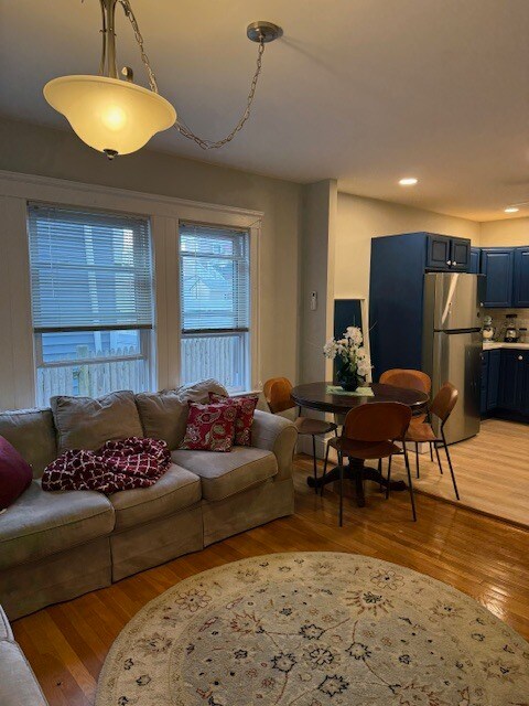 Building Photo - 25 Hill Top St