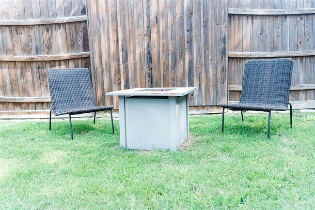 Building Photo - 3101 Matador Dr