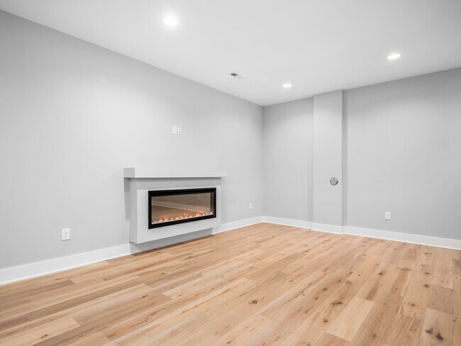 Building Photo - 928 Pullman Pl