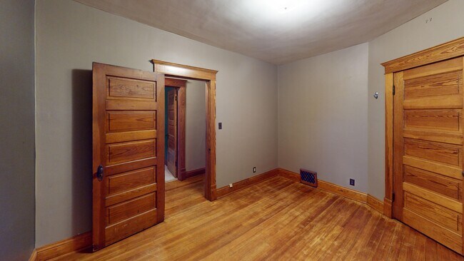 Building Photo - 810 S Galena Ave