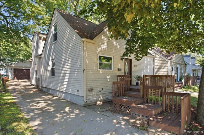Building Photo - 1408 Mohawk Ave