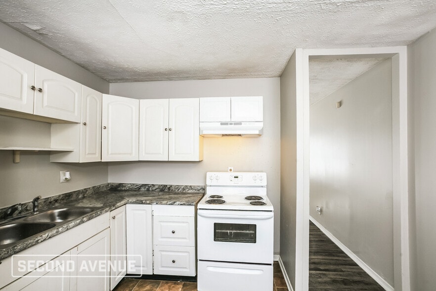 Building Photo - 8426 E 36th Pl