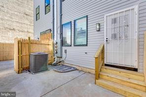 Building Photo - 1223 W Lehigh Ave