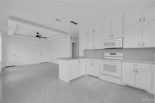 Building Photo - 14 E St
