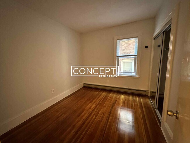 Building Photo - 11 Chilcott Pl