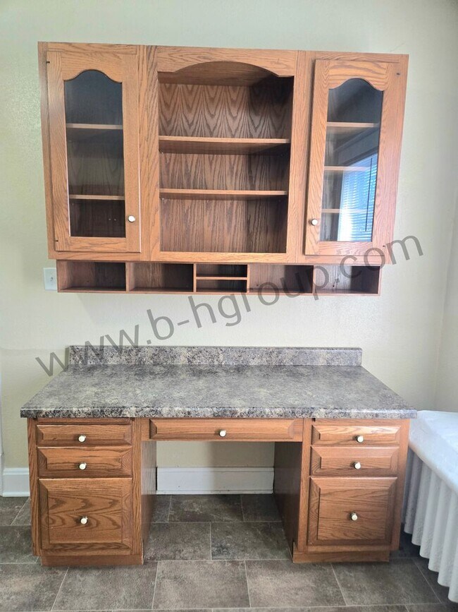 Building Photo - 821 48th St