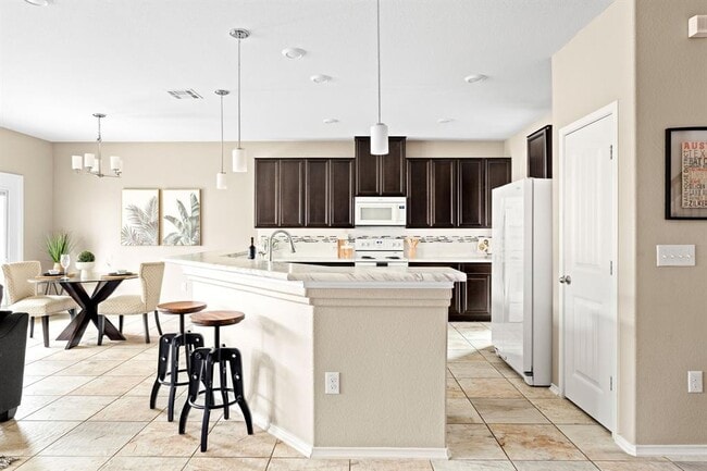 Building Photo - 7300 Ondantra Bnd