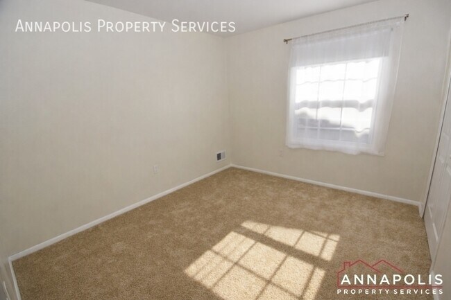 Building Photo - 1027 Springhill Way