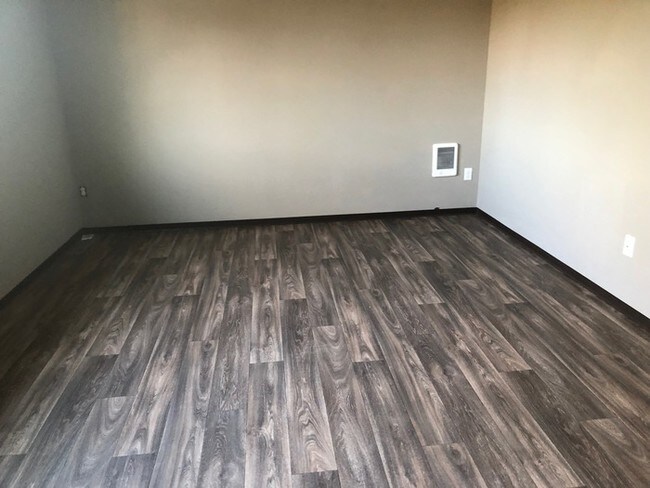 Building Photo - Riverbend Terrace Apartments