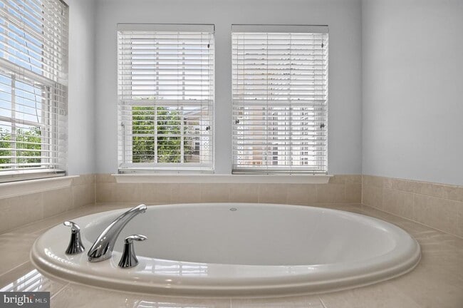 Building Photo - 43278 Sunderleigh Square